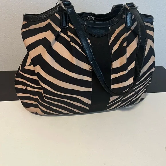 Coach Rare Signature Zebra Print Luxe Shoulder Bag | Designer Timeless - Picture 3 of 7